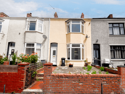 *INVESTMENT OPPORTUNITY* *SUBSTANTIAL 3 BEDROOM PROPERTY*