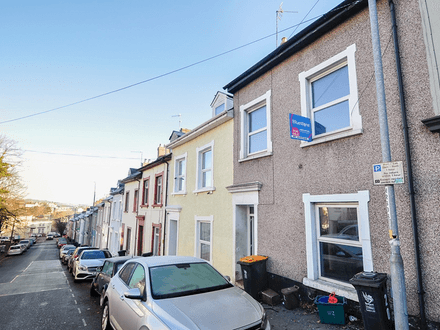 Four-bedroom house with lots of potential in the city centre